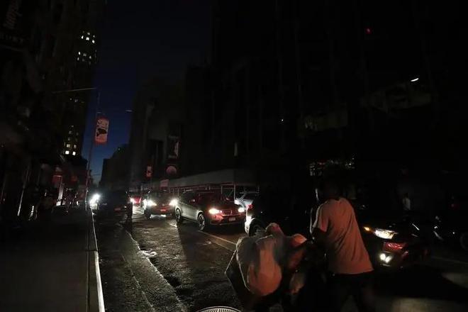 一人用的电足够中国人全家一起用龙8囯际美国人到底有多费电？(图14)